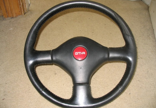 Steering Wheel (early models)