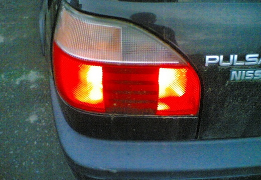 tail light cluster split into 3 (to seperate fog from brake)