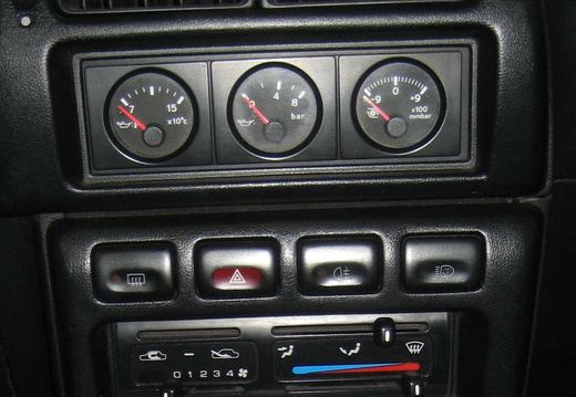 center console - rear fog switch, no cup holder