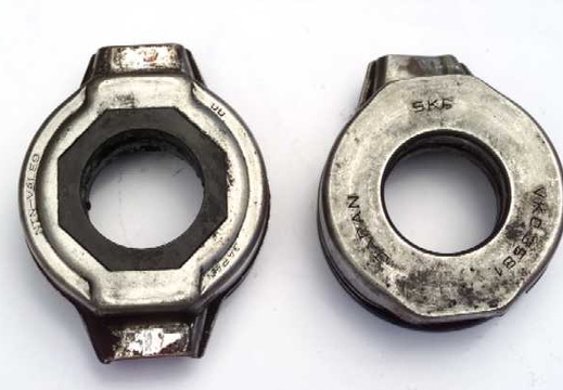 Daikin clutch release bearing [SKF 3581 - right] can and does fail, even if installed correctly (Nissan one [left] recommended)